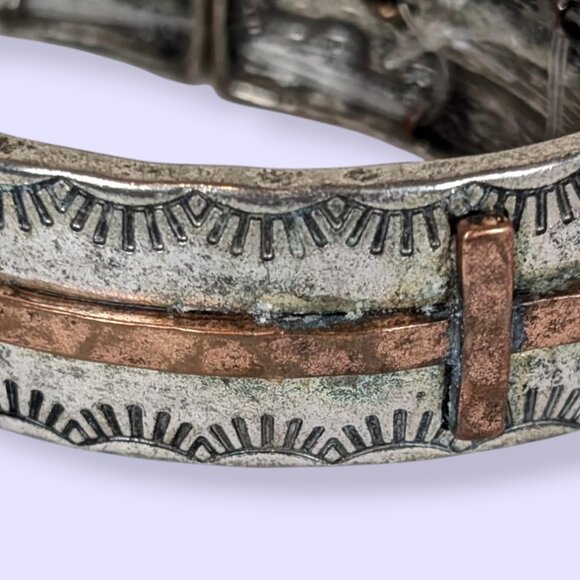 Metal Cross Stretch Bracelet - Picture 5 of 6